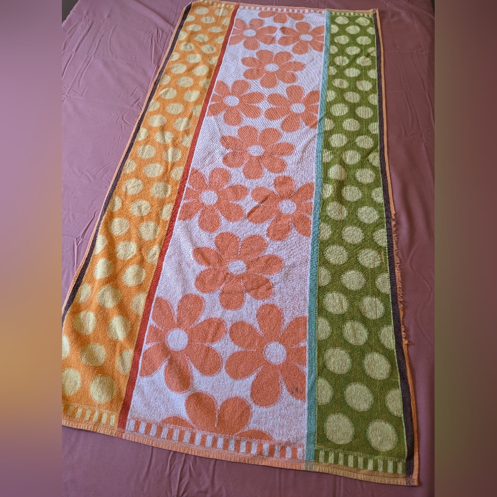 Vintage floral bathroom towel